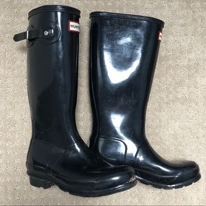 Hunter Boots. Y 4/5